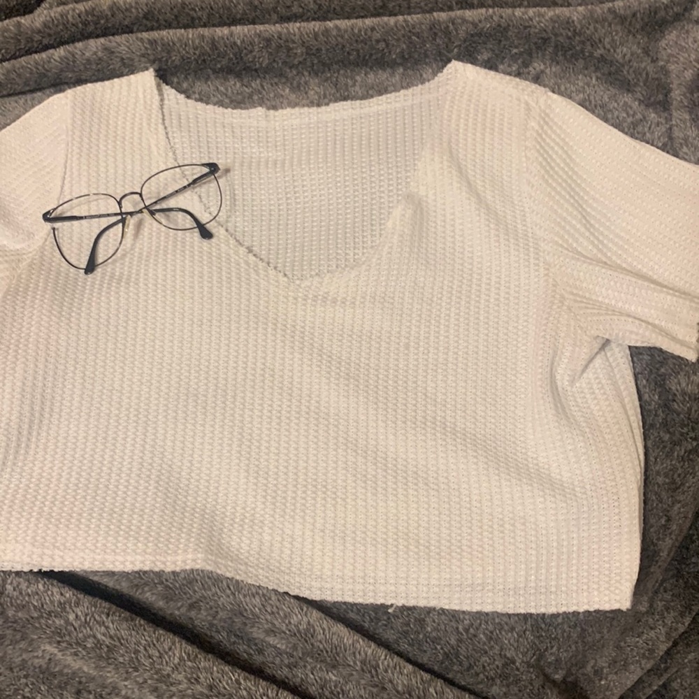 White crop top v-neck